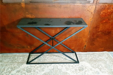 Console métal brut style industriel pour une décoration vintage pour loft