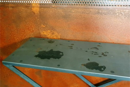 Console métal brut style industriel pour une décoration vintage pour loft