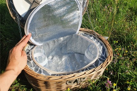 Panier de pique nique avec nappe complet pour 2 personnes décoration jardin idée cadeau été