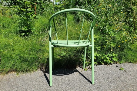 chaise vert sauge, arrondi, barreau, loft, deco vintage