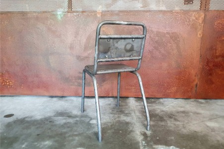 chaise métal acier brut vernis ou thermolaqué, déco écolier, design industriel, style vintage