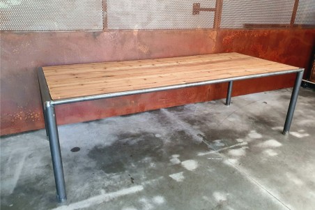 table métal acier brut vernis ou thermolaqué et bois, déco écolier, design industriel, style vintage, loft, bar, restaurant