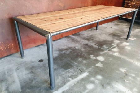 table métal acier brut vernis ou thermolaqué et bois, déco écolier, design industriel, style vintage, loft, bar, restaurant