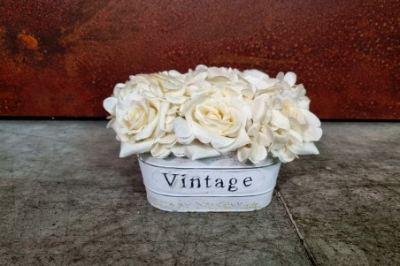 pot de fleurs style jardinière vieilli roses blanches pot vintage floral blanc