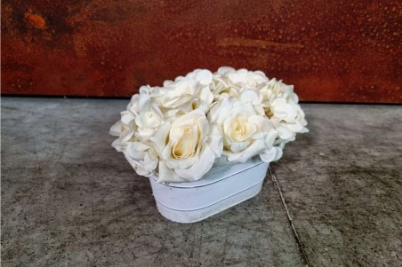 pot de fleurs style jardinière vieilli roses blanches pot vintage floral blanc