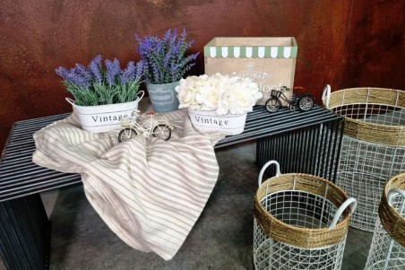 pot de fleurs style jardinière vieilli lavandes pot vintage floral couleur lilas