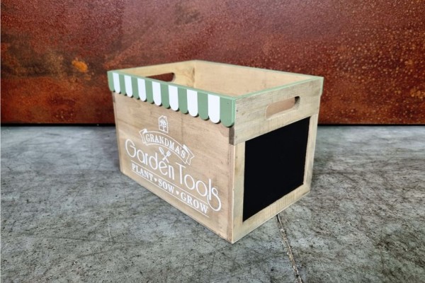 Caisse garden tools outils de jardin avec ardoise couleur bois avec fanion vert et blanc 2