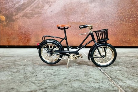Bicyclettes déco a poser vintage, avec panier, couleur noir ou ocre, style atelier