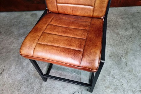 chaise haute ilot style vintage décoration industriel, aménagement bar, décoration contemporaine