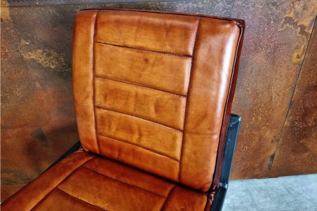 chaise haute ilot style vintage décoration industriel, aménagement bar, décoration contemporaine