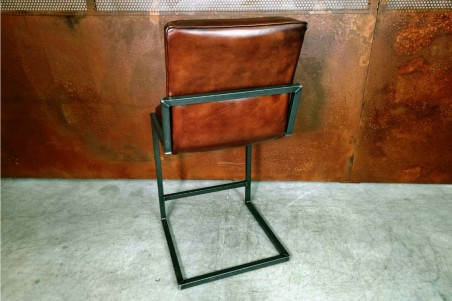 chaise haute ilot style vintage décoration industriel, aménagement bar, décoration contemporaine