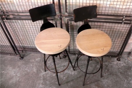 Chaise de bar métal et bois, style industriel, déco vintage, design steampunk, original