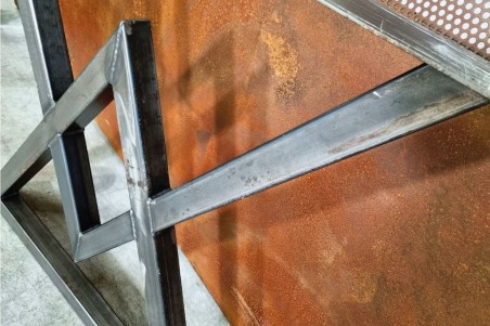 Pieds de table métal en triangles style industriel, culture vintage, décoration loft, design contemporain