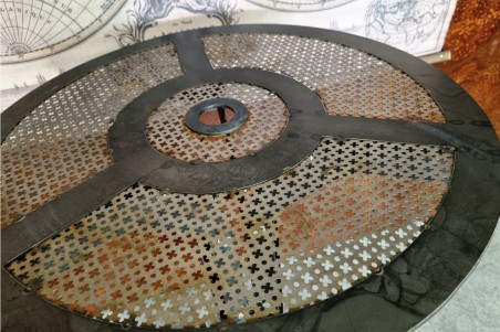 Table haute métal, style industriel, déco vintage, design steampunk, original