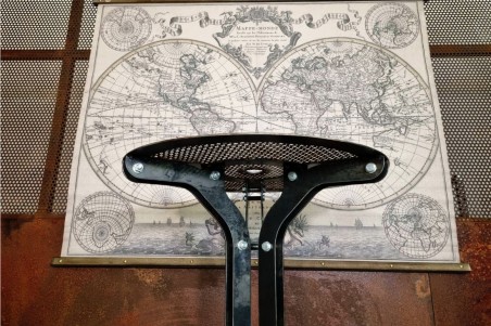 Table haute métal, style industriel, déco vintage, design steampunk, original