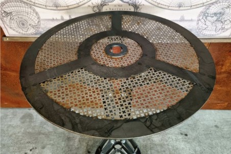 Table haute métal, style industriel, déco vintage, design steampunk, original