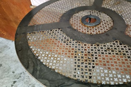 Table haute métal, style industriel, déco vintage, design steampunk, original