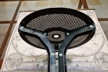 Table haute métal, style industriel, déco vintage, design steampunk, original