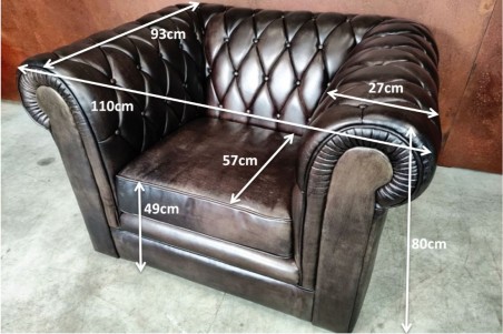 Arthonne - Fauteuil "Chesterfield" en cuir capitonné