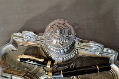 Encrier de notaire en étain