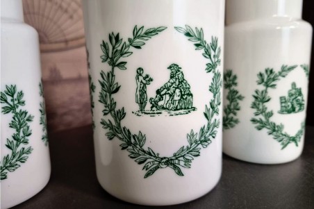 chiner, brocante, pot en porcelaine, lot de 4, blanc et vert, vintage, vieilli, ancien, vintage