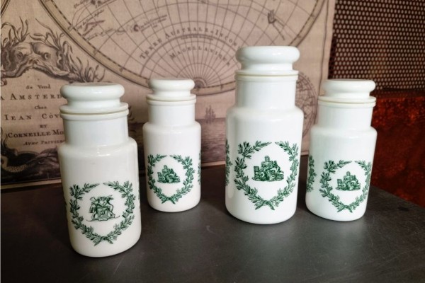 chiner, brocante, pot en porcelaine, lot de 4, blanc et vert, vintage, vieilli, ancien, vintage