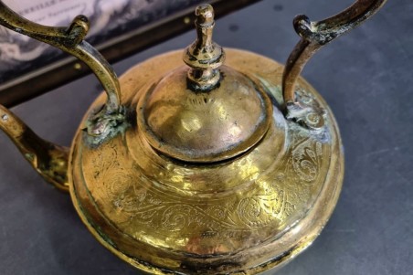 brocante, chiner, vintage, vieilli, ancien, théière laiton moyen modèle
