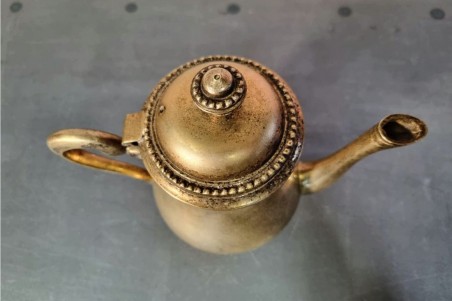 brocante, chiner, vintage, vieilli, ancien, théière dorée en laiton