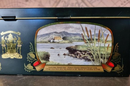 brocante, chiner, vintage, vieilli, ancien, boîte métal, verte,