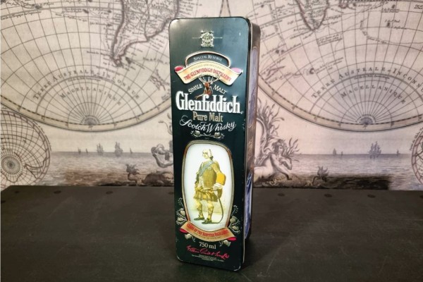 brocante, chiner, vintage, vieilli, ancien, boîte métal, verte,