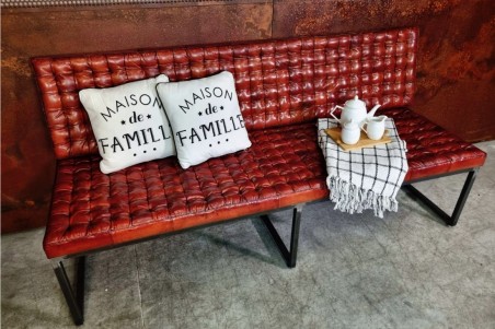 coussin blanc et noir maison de famille, style cottage pour chalet, maison de vacance familial