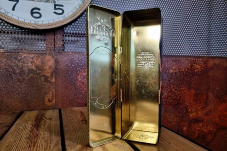 boîte métal noir,  ancien, vintage, chiner, brocante