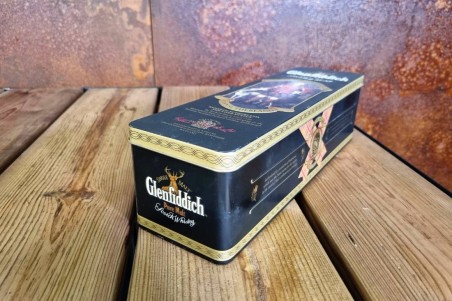 boîte métal noir,  ancien, vintage, chiner, brocante