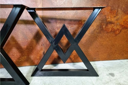 Pieds de table métal en triangles style industriel, culture vintage, décoration loft, design contemporain