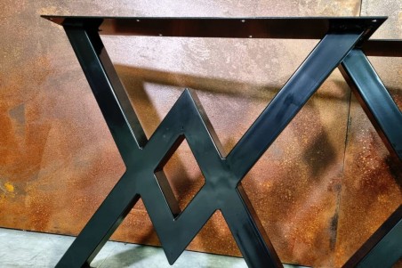 Pieds de table métal en triangles style industriel, culture vintage, décoration loft, design contemporain