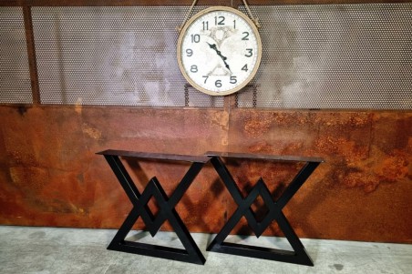 Pieds de table métal en triangles style industriel, culture vintage, décoration loft, design contemporain