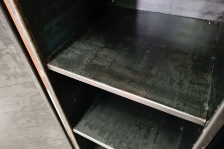 Armoire métal vintage design acier brut déco indus loft