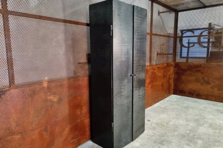 Armoire métal vintage design acier brut déco indus loft