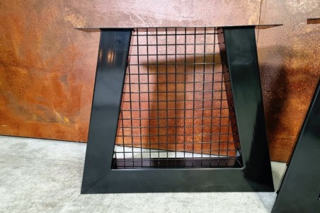 Pieds de table - Varès - grillage - jardin