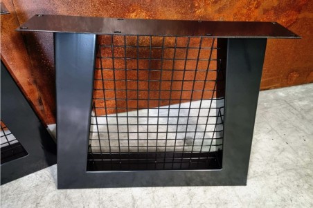 Pieds de table - Varès - grillage - jardin