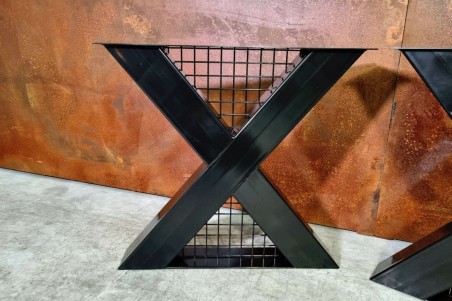 Pieds de table - Xurès - grillage - jardin