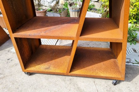 Desserte de jardin acier corten roulettes rangement planche à découper qualité artisanale décoration urbaine style industriel