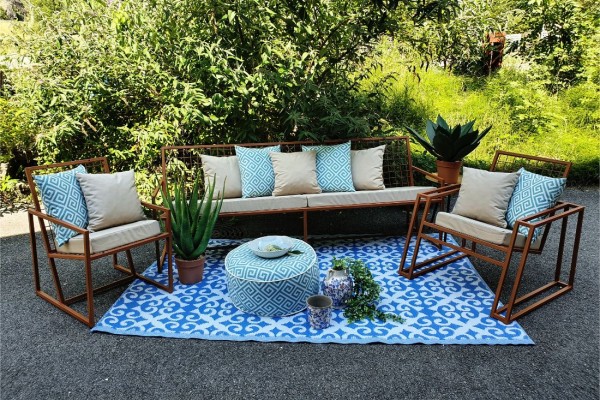pouf extérieur gonflable rond, tissu déparlant, couleur bleu, forme géométrique 2
