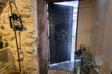 Porte métal engrenage style industriel steampunk effet sous-marin, coffre-fort, escape-game.