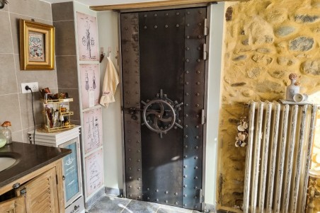 Porte métal engrenage style industriel steampunk effet sous-marin, coffre-fort, escape-game.