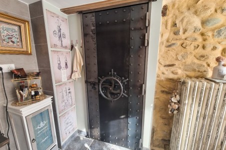 Porte métal engrenage style industriel steampunk effet sous-marin, coffre-fort, escape-game.