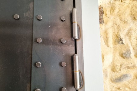 Porte métal engrenage style industriel steampunk effet sous-marin, coffre-fort, escape-game.