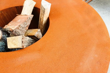 table basse brasero acier corten feux de camps jardin bac à glaçon stockage bois extérieur roulette