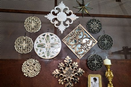 rosaces beignes dorées décoration murale à accrocher au mur style antique set de 3