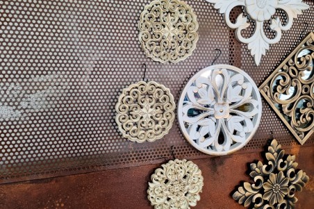 rosaces beignes dorées décoration murale à accrocher au mur style antique set de 3